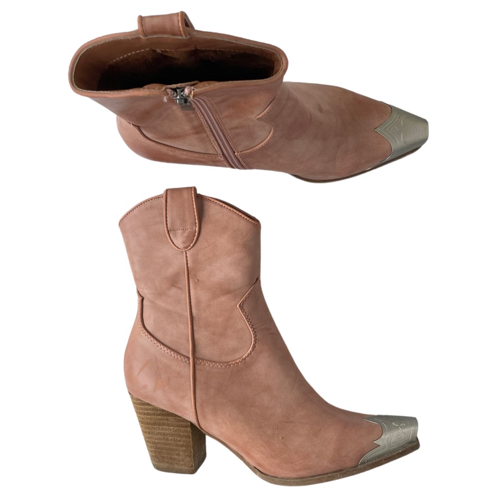 Boots Womens 8