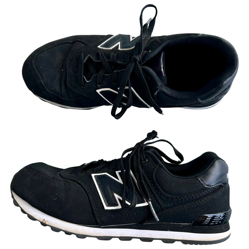 new balance Athletic Shoes Size 6