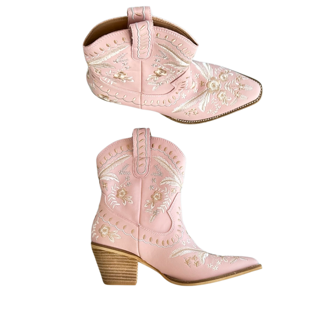 Boots Womens Size 6.5