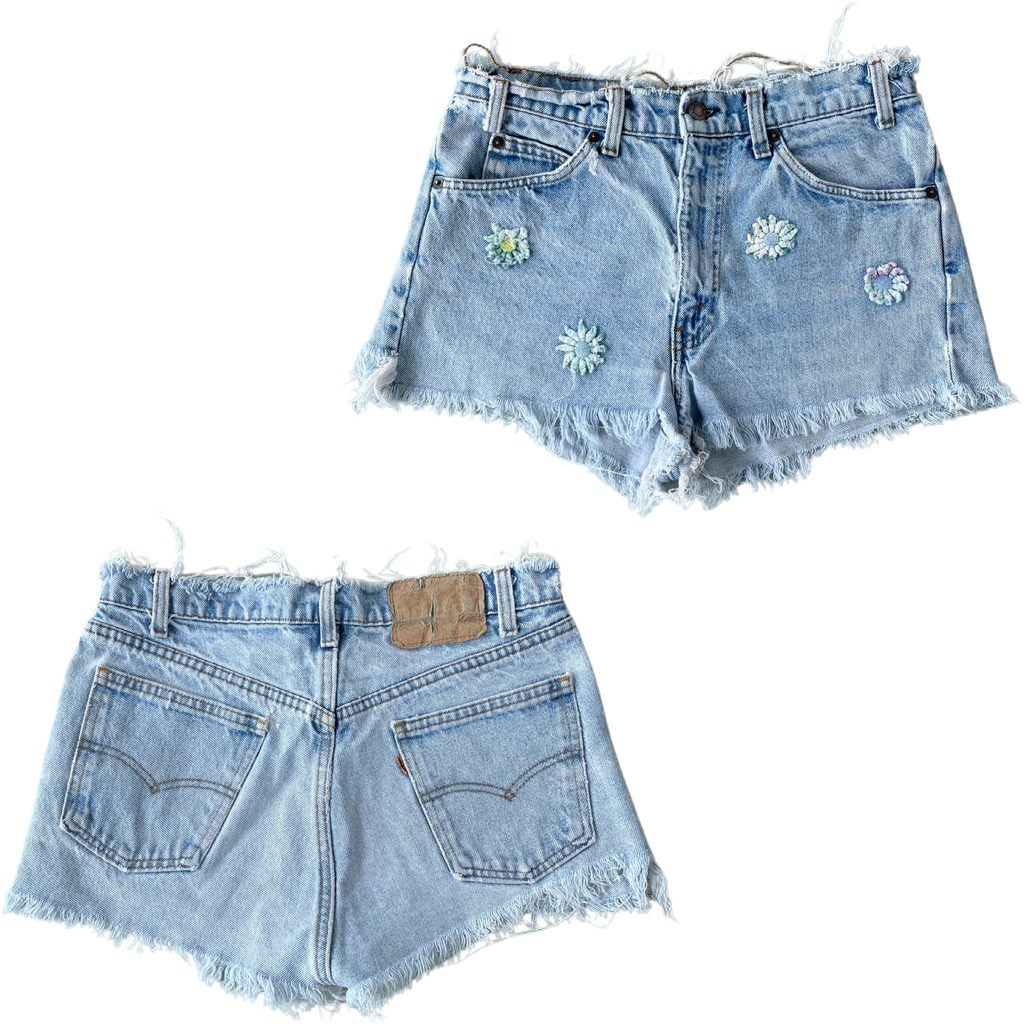 levi Shorts Size 3/4