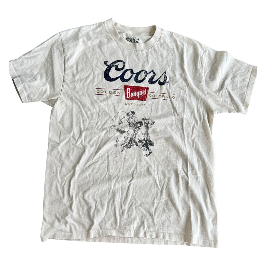 tee luv T-shirt Size Large