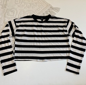 Forever 21 Long Sleeve T-Shirt Size Small