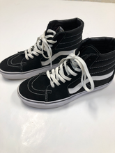 Load image into Gallery viewer, Vans Womens 8.5
