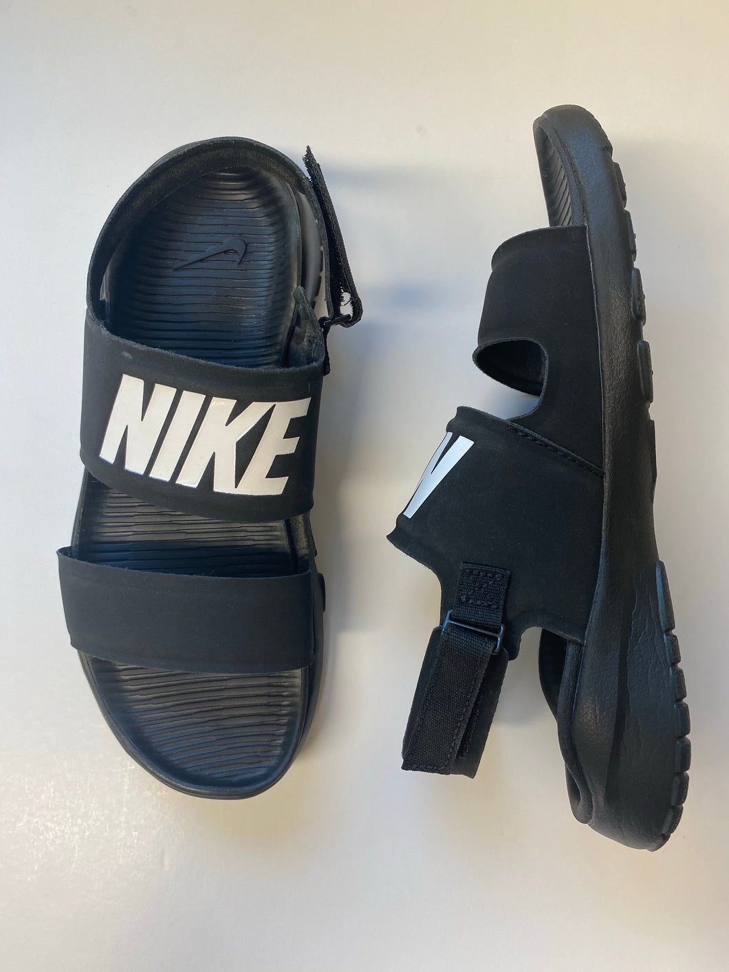 nike sandals size 6